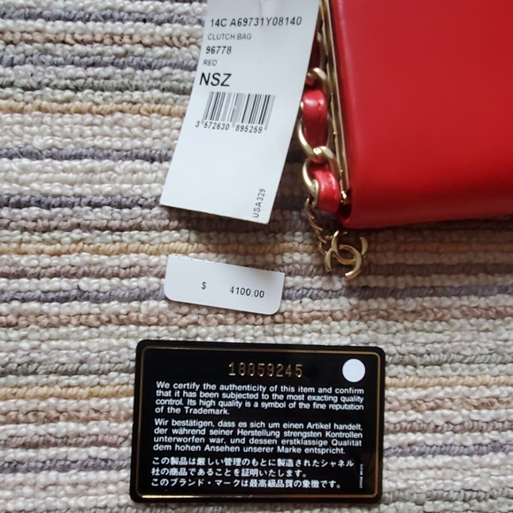 Red and gold detailing Chanel clutch - Picture 8 of 8